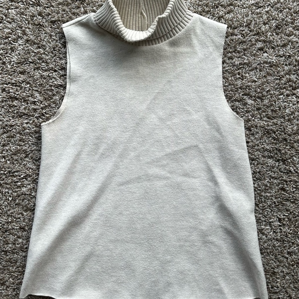 Sleeveless Gray Turtleneck Top